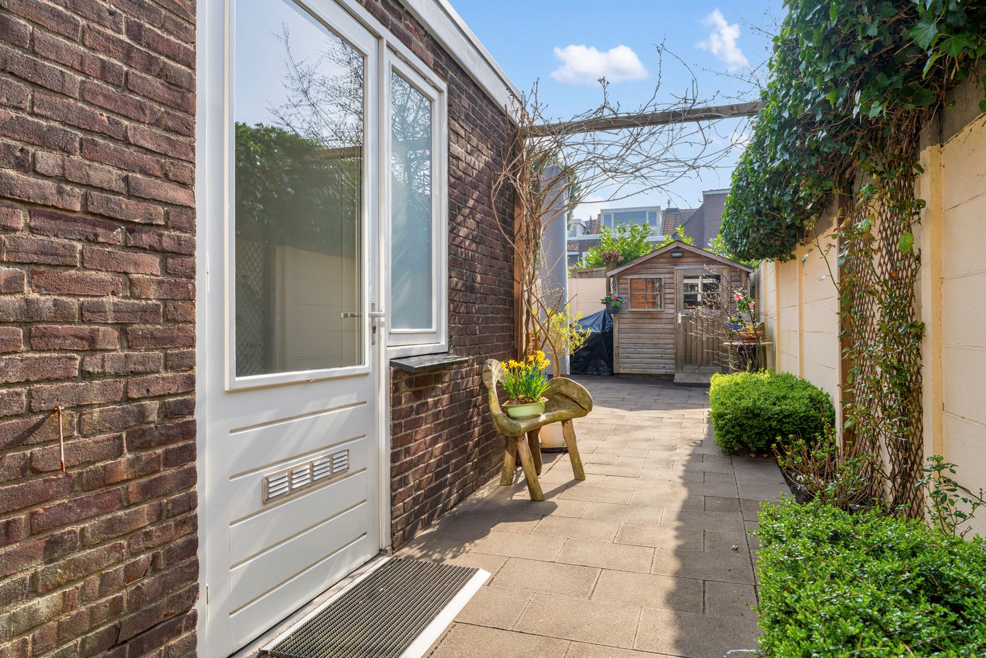 Stylish and Move-in Ready 1930s Terraced House with Sunny South-Facing Garden in Tilburg — 35
