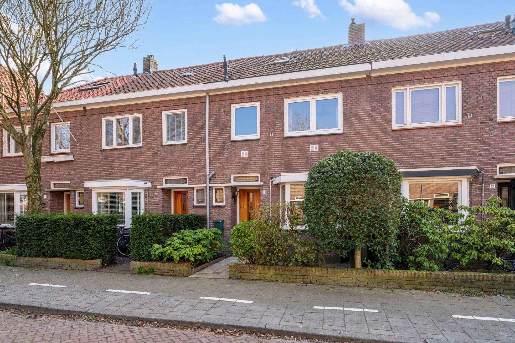 Stylish and Move-in Ready 1930s Terraced House with Sunny South-Facing Garden in Tilburg — 42