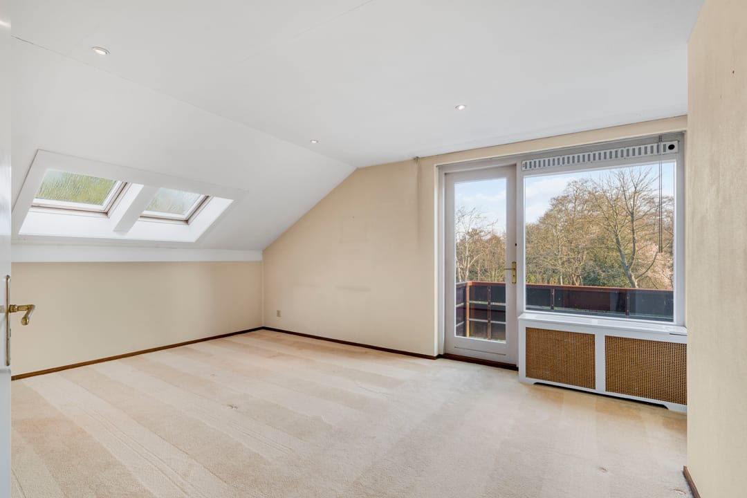 Spacious Semi-Detached Home in Child-Friendly Wassenaar near Meijendel — 16