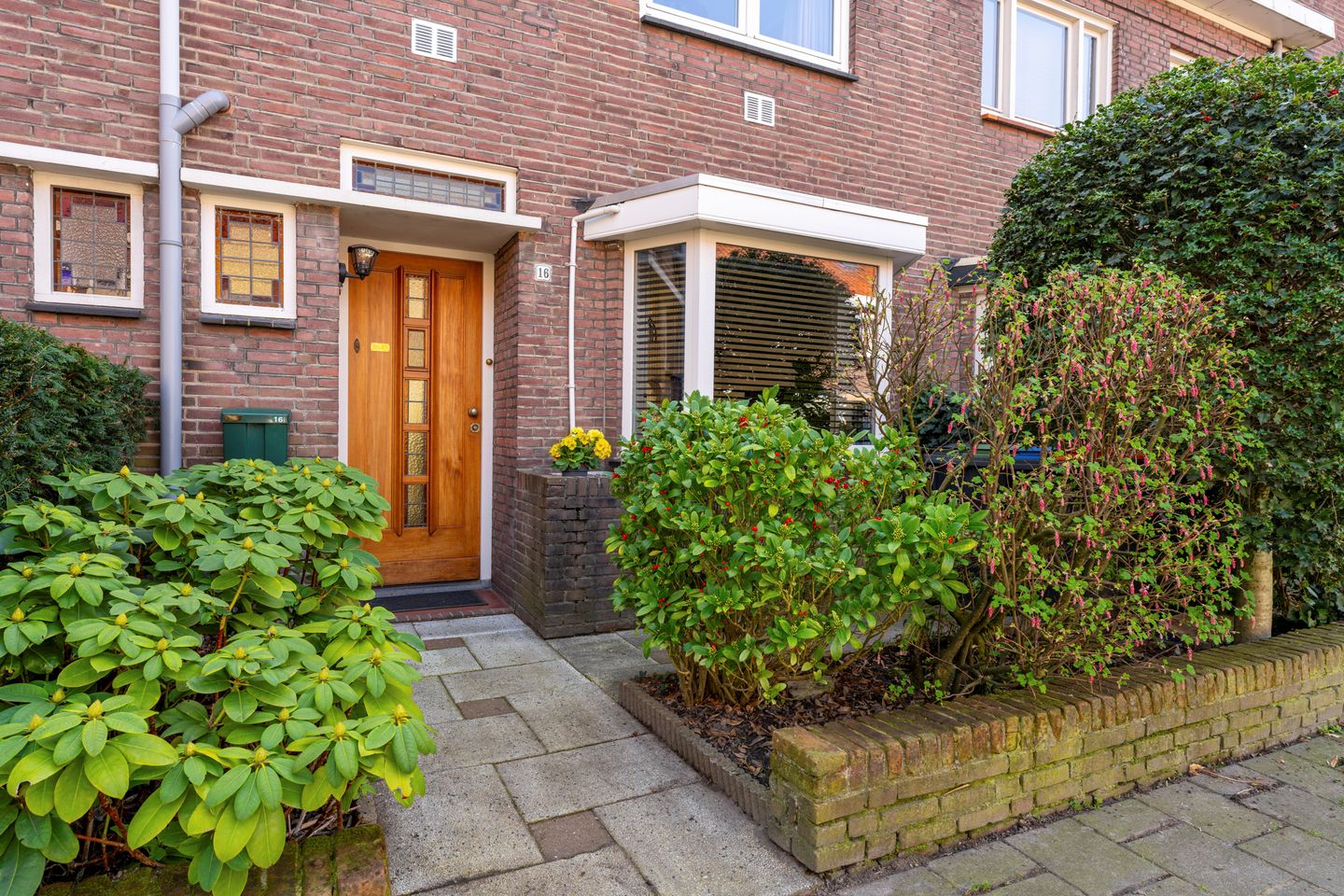 Stylish and Move-in Ready 1930s Terraced House with Sunny South-Facing Garden in Tilburg — 40