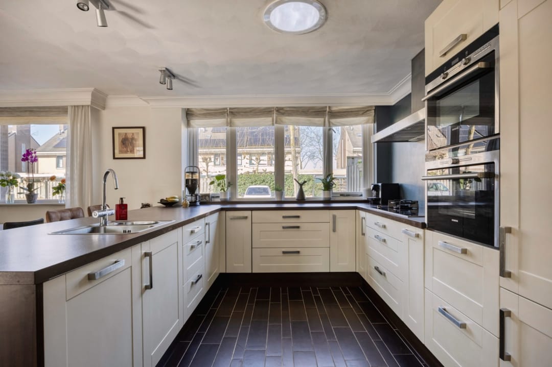 Spacious Corner House with 5 Bedrooms in Rosmalen — 17
