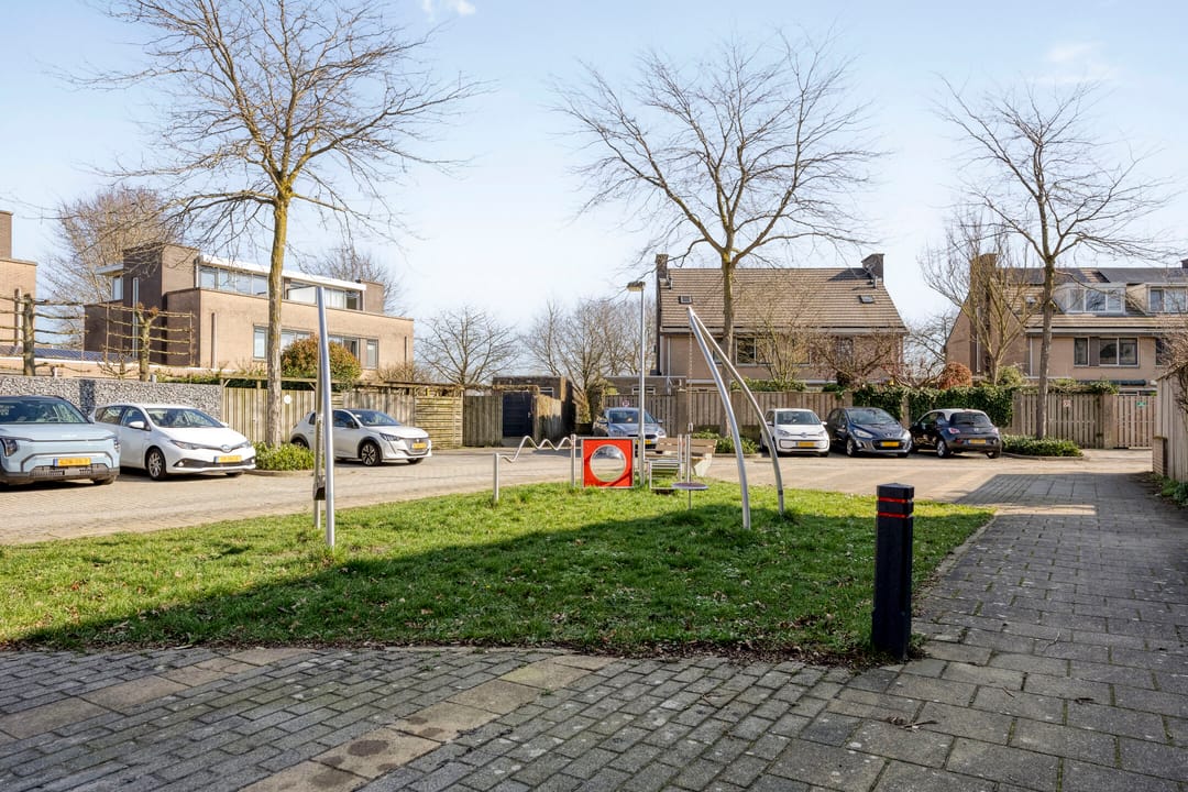 Spacious Corner House with 5 Bedrooms in Rosmalen — 50
