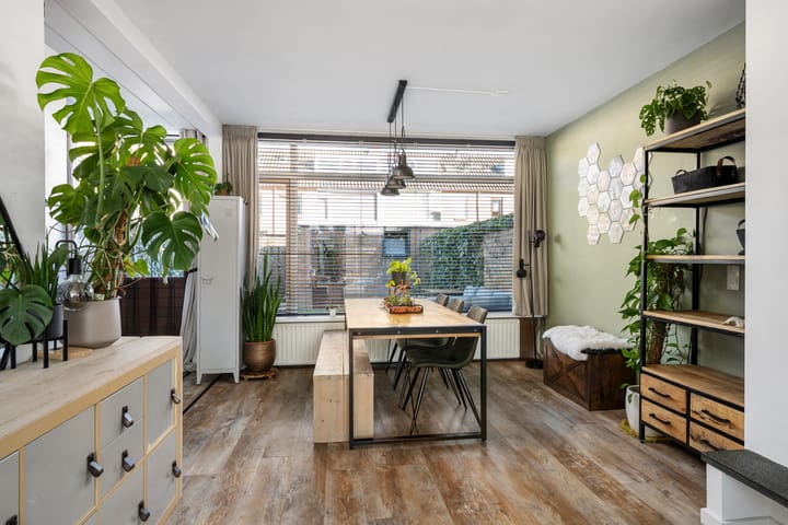 Tussenwoning te koop: Vlasserssingel 8, Hendrik-Ido-Ambacht