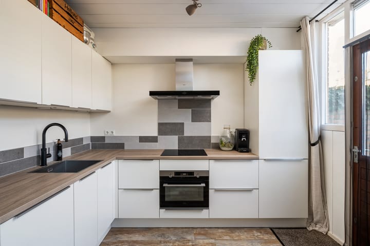 Tussenwoning te koop: Vlasserssingel 8, Hendrik-Ido-Ambacht