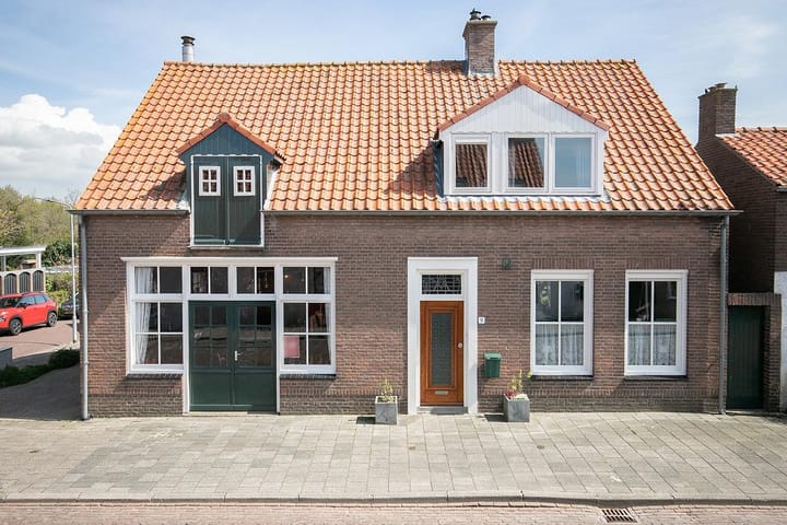 Photo 2 of Zomerstraat 9