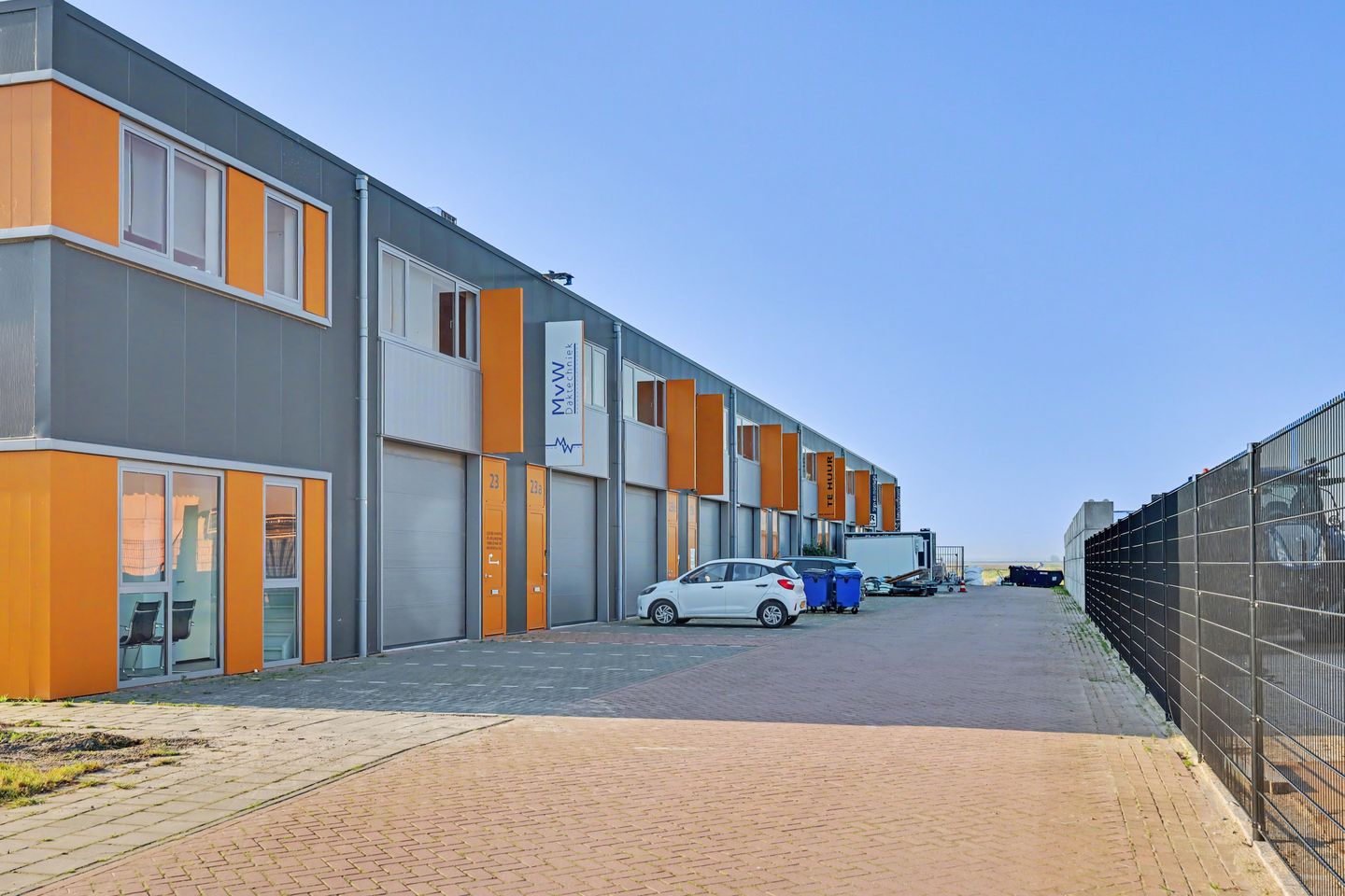 View photo 2 of Harregatplein 23-d