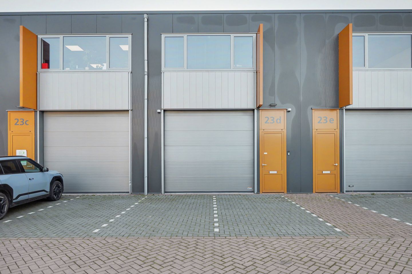 View photo 5 of Harregatplein 23-d