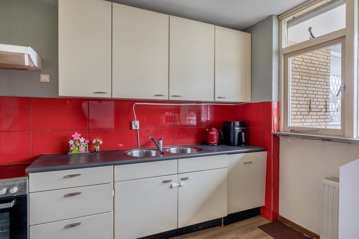 Photo 3 of Henry Moorepassage 186