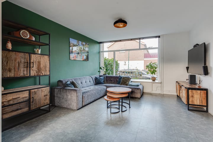 Photo 2 of Roerdompstraat 5