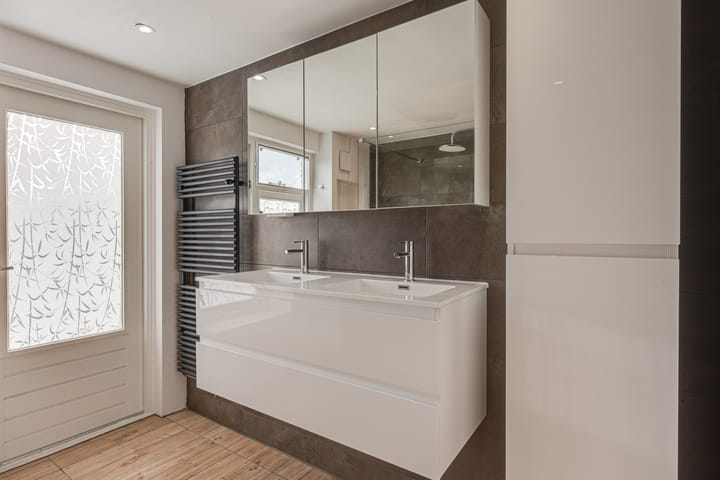 Photo 3 of Roerdompstraat 5