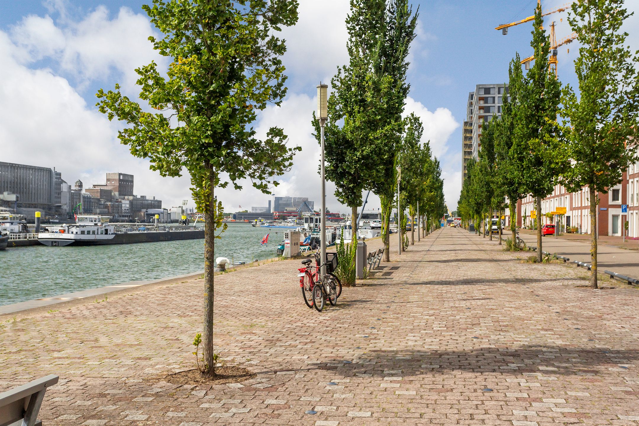 Photo 24 of Maashavenstraat 3