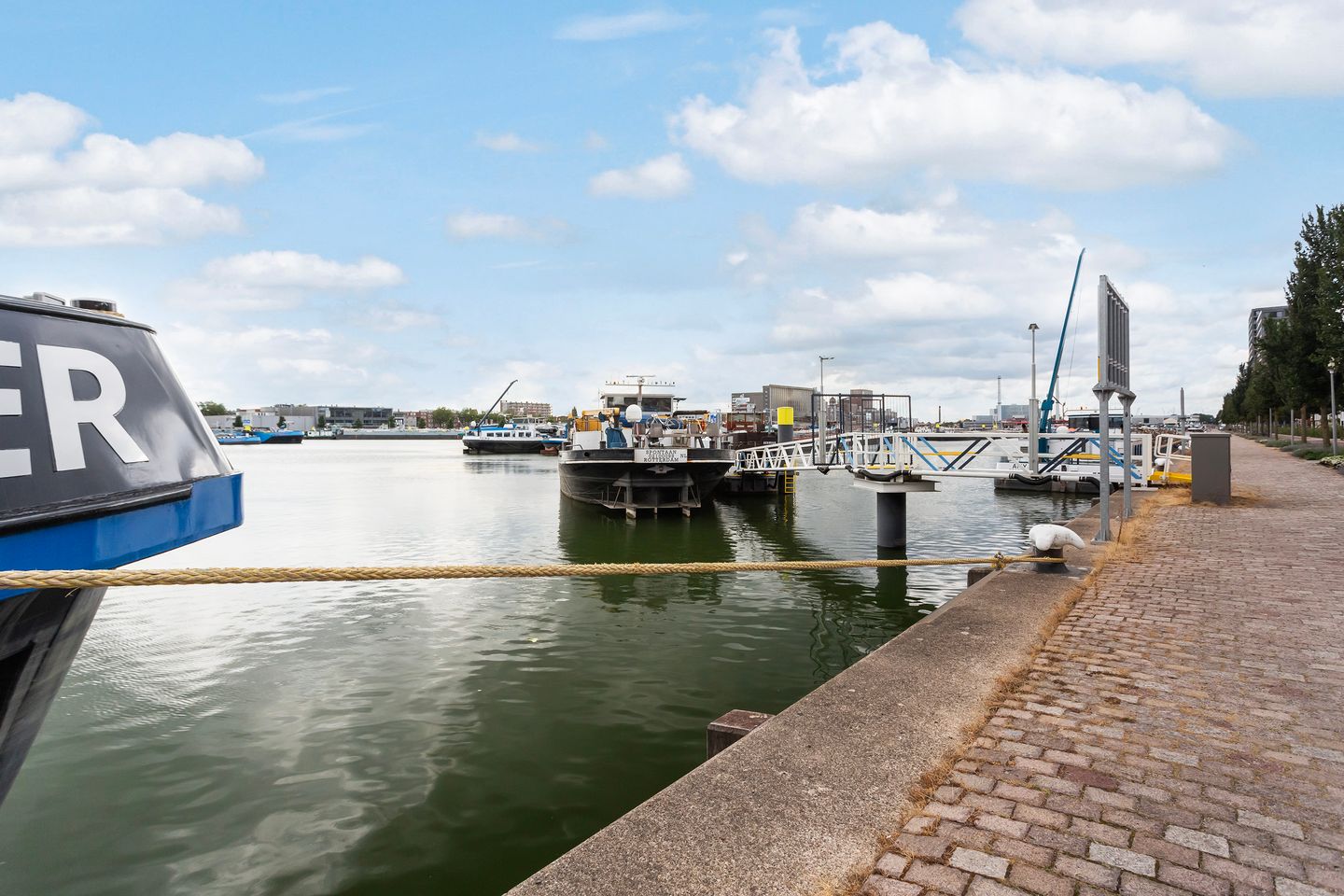 Photo 25 of Maashavenstraat 3