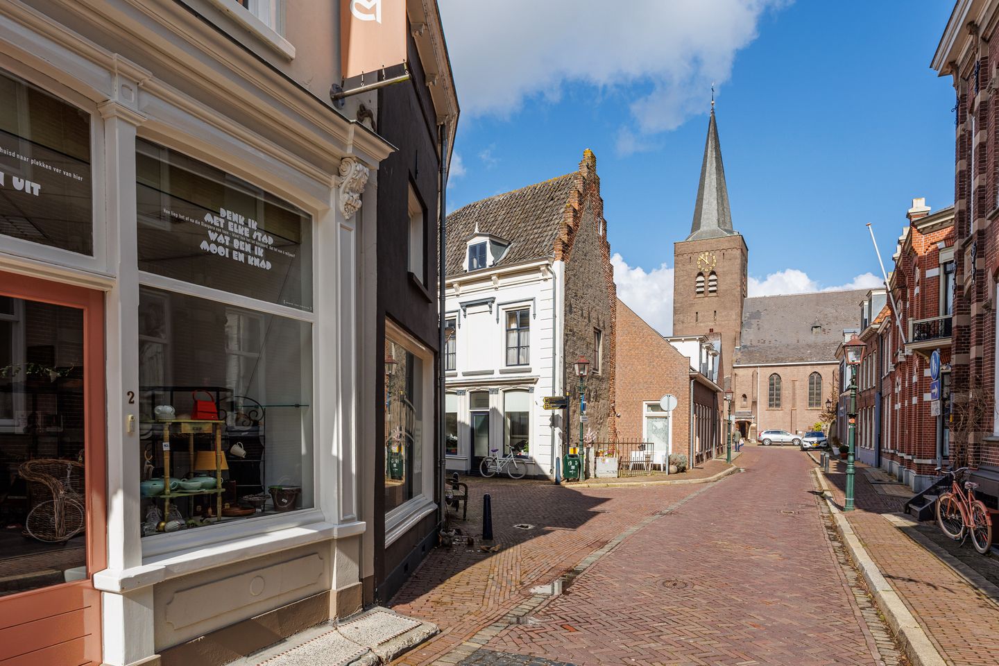 Photo 74 of Oeverstraat 2