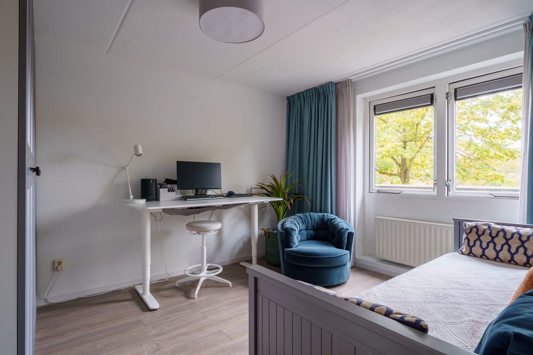 Photo 23 of A. Roland Holststraat 85