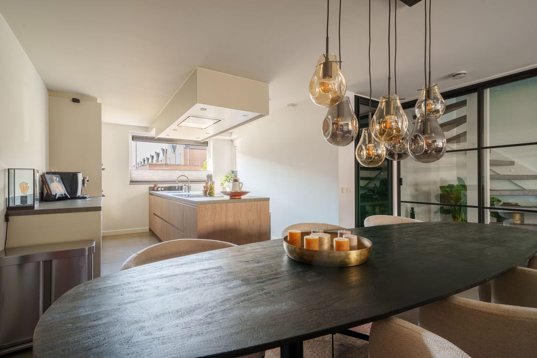 Photo 11 of A. Roland Holststraat 85