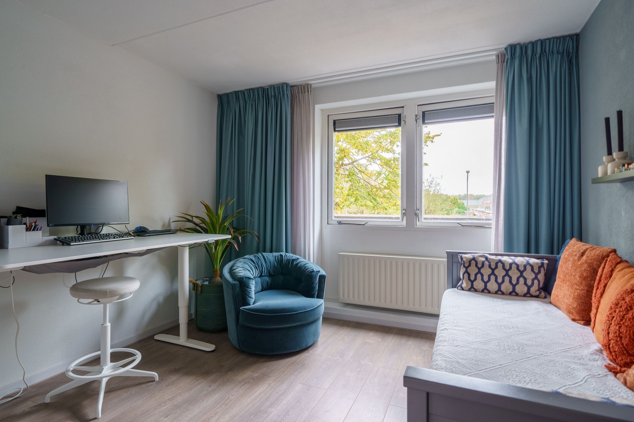 Photo 24 of A. Roland Holststraat 85