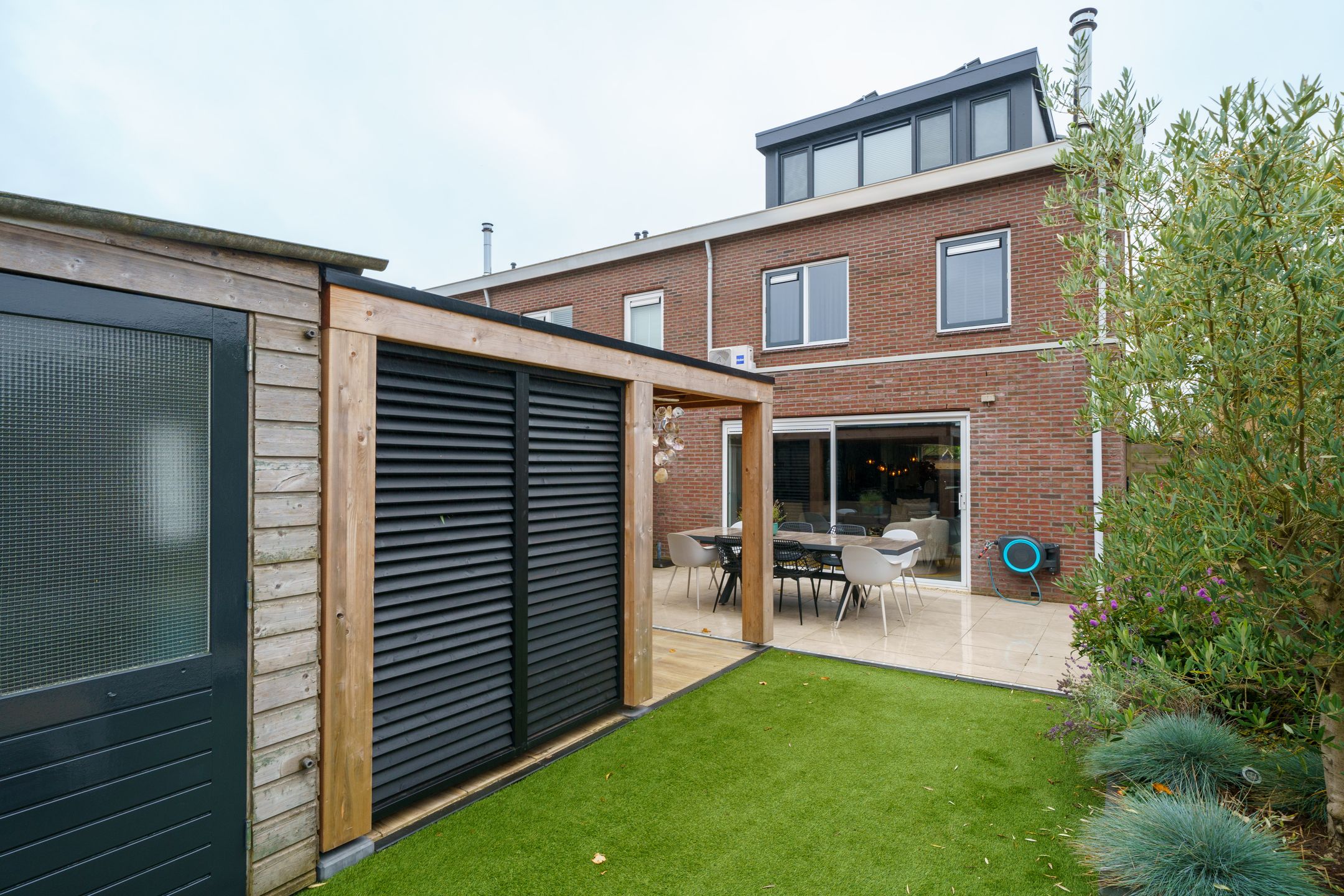 Photo 42 of A. Roland Holststraat 85