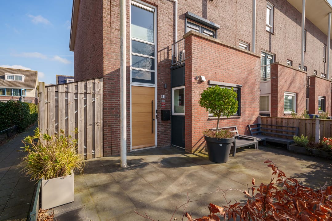 Photo 43 of A. Roland Holststraat 85