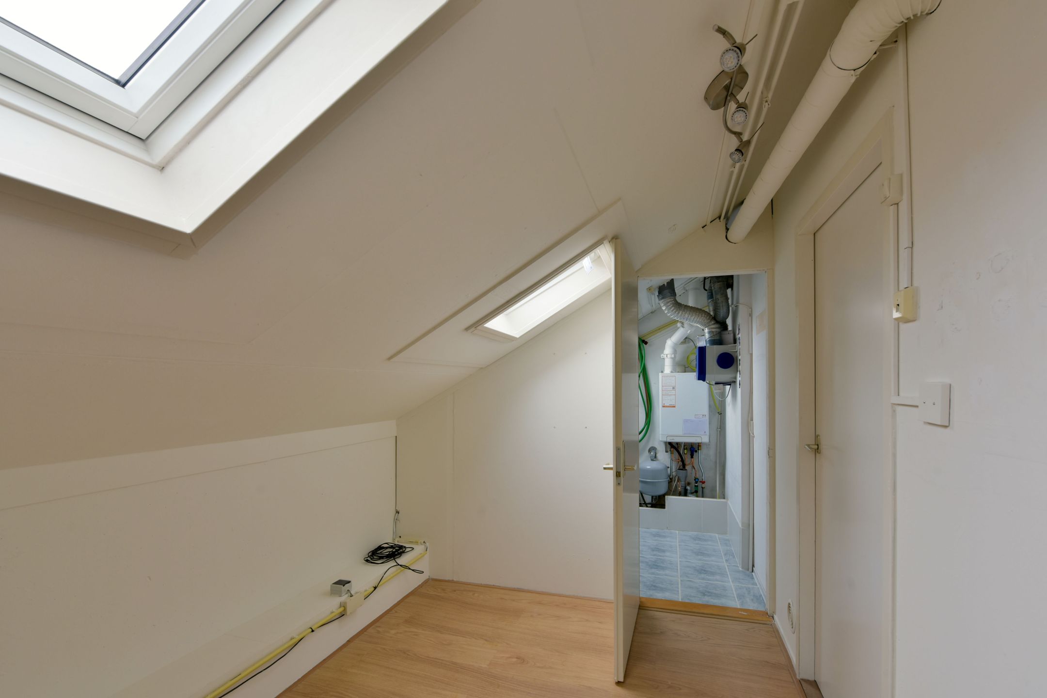 Spacious Maisonnette with Outdoor Space and Parking in Hoorn — 18