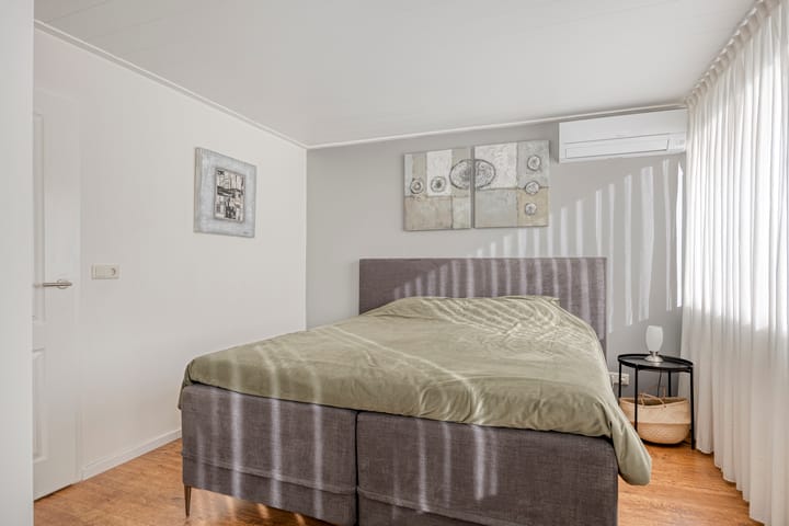 Photo 4 of Helfrichstraat 7