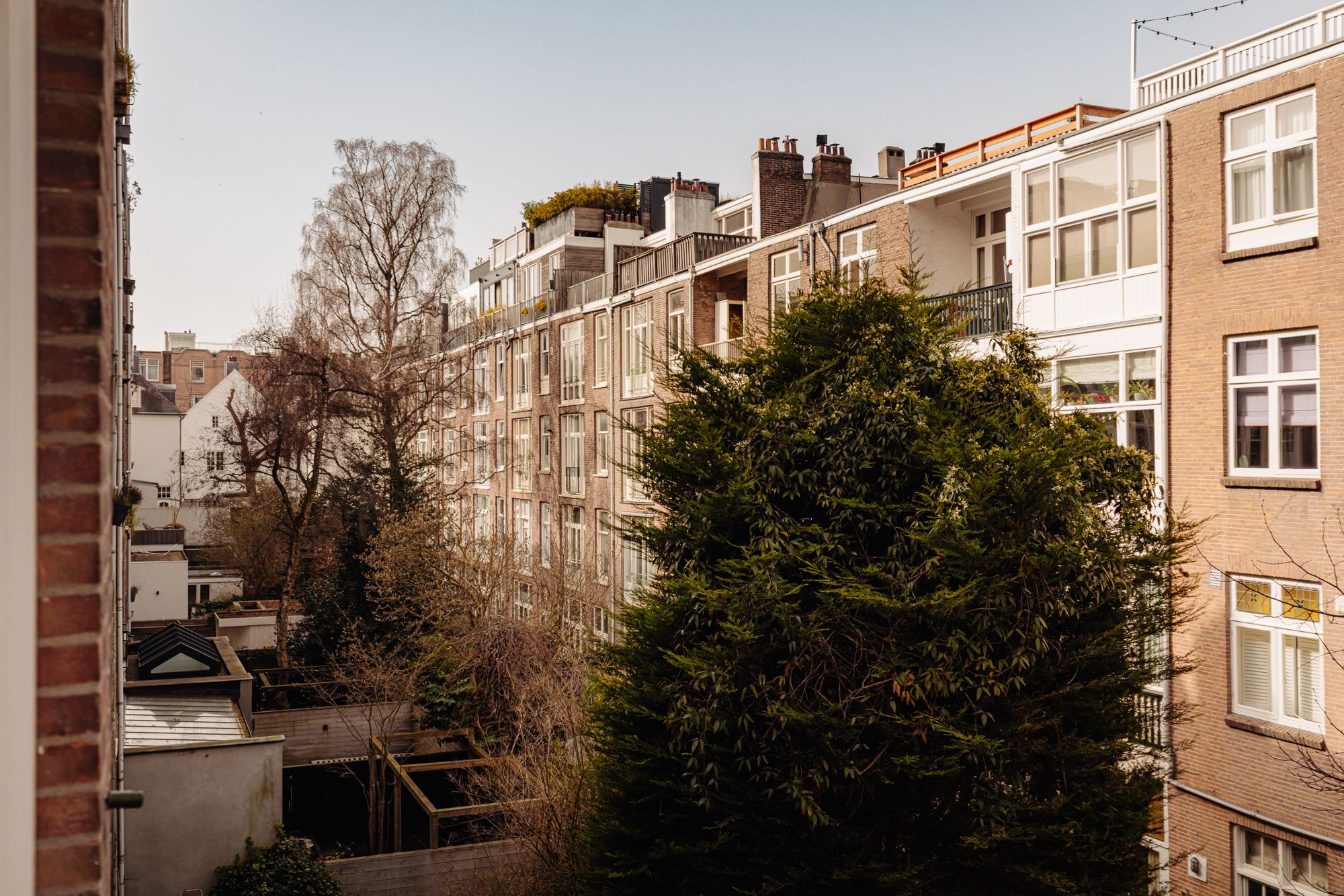 Stylish apartment with high ceilings and balcony in Amsterdam Oud-Zuid — 17