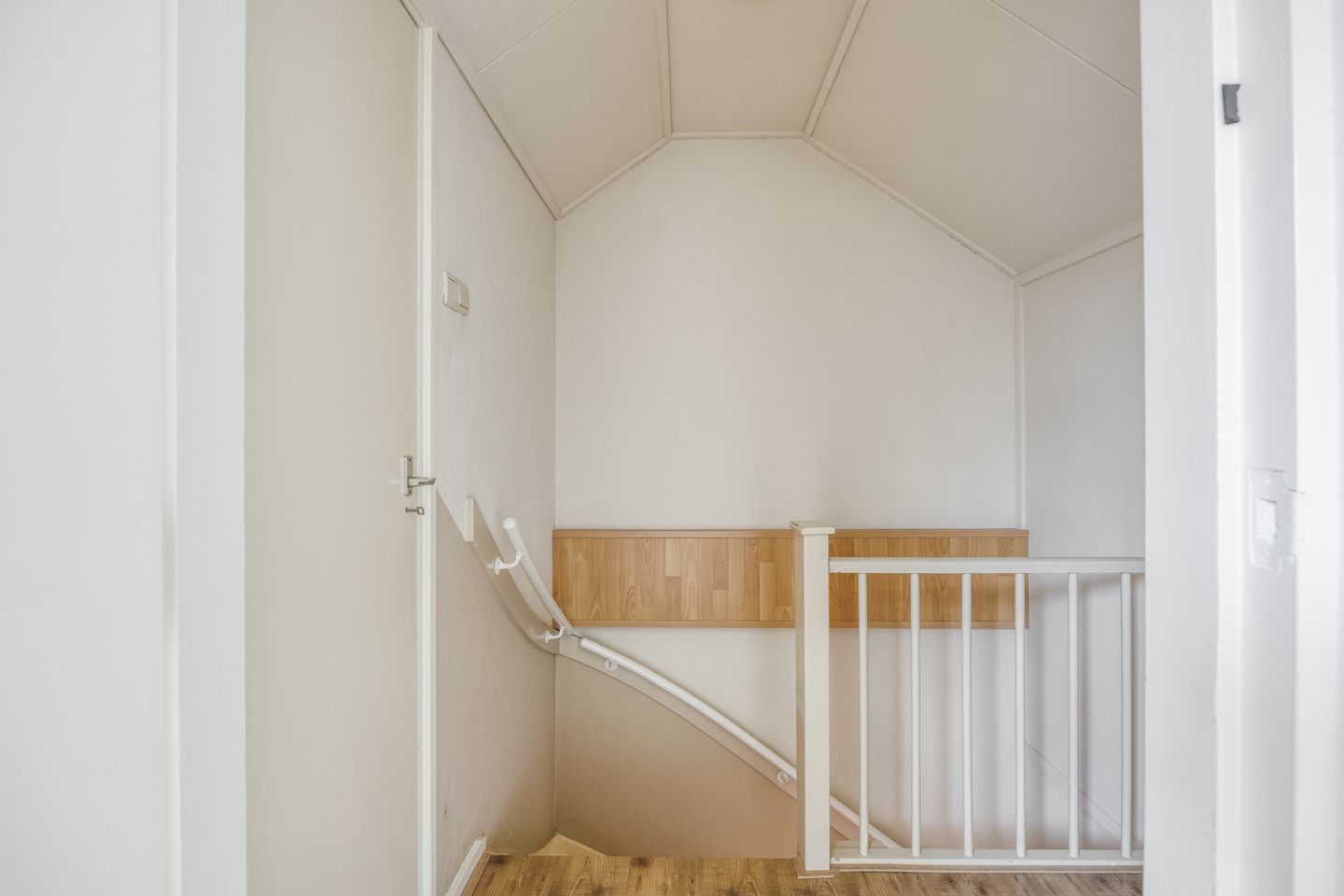 Photo 19 of Rembrandt van Rijnstraat 12