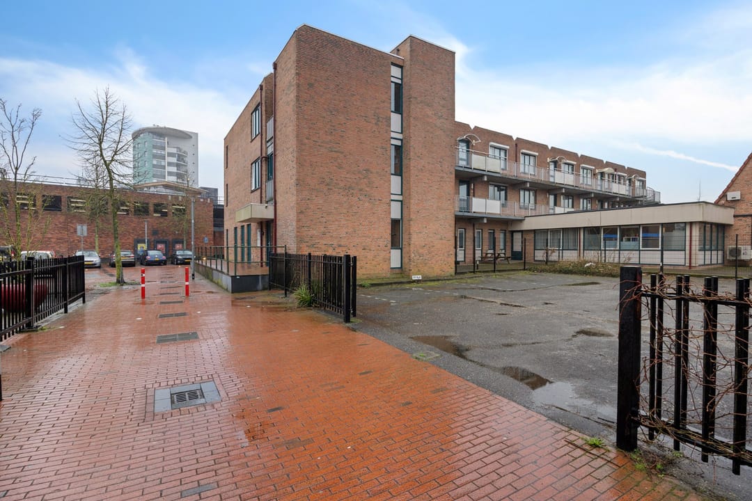 Energy-Efficient Apartment with Private Garage in the Center of Winschoten — 7
