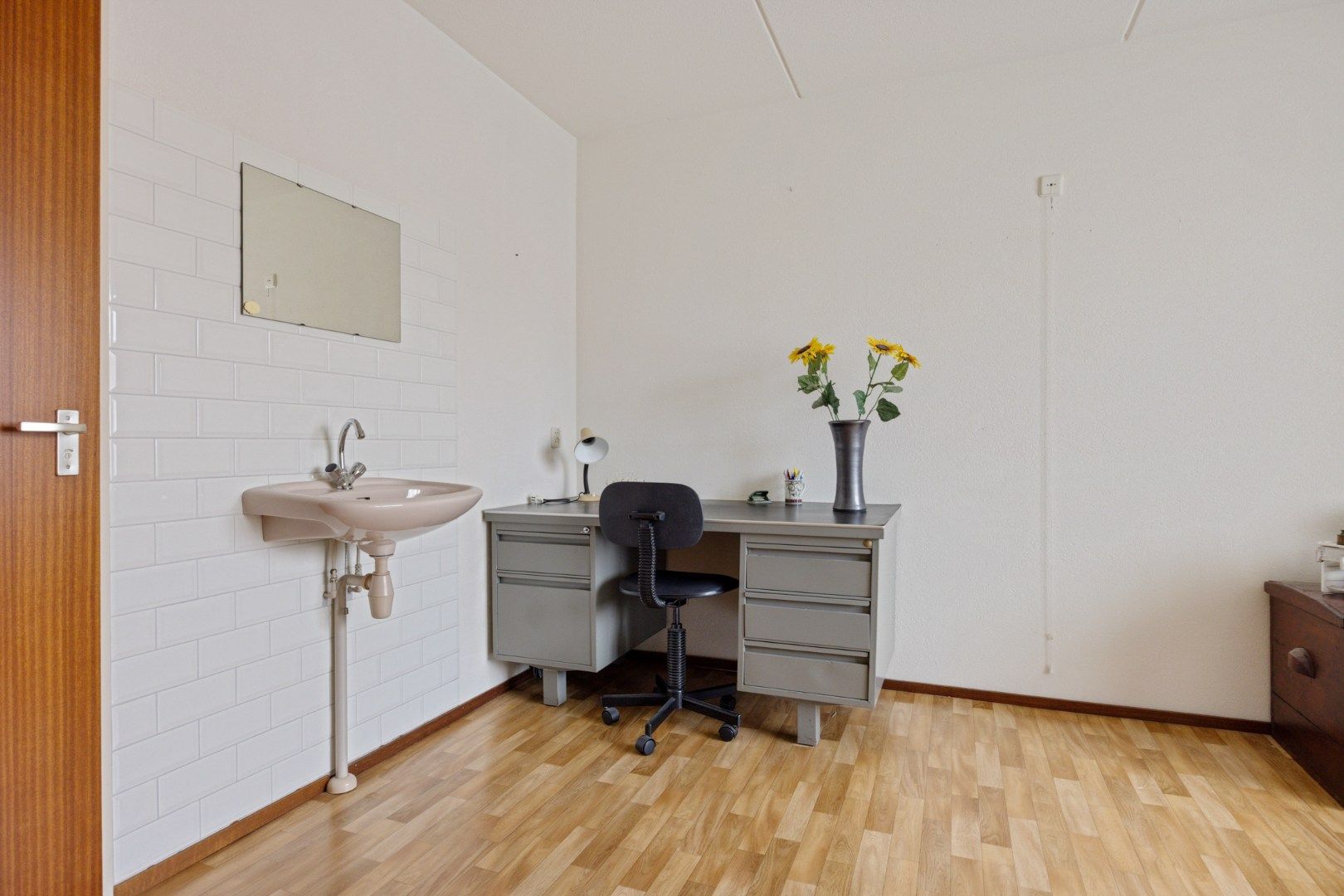Energy-Efficient Apartment with Private Garage in the Center of Winschoten — 41