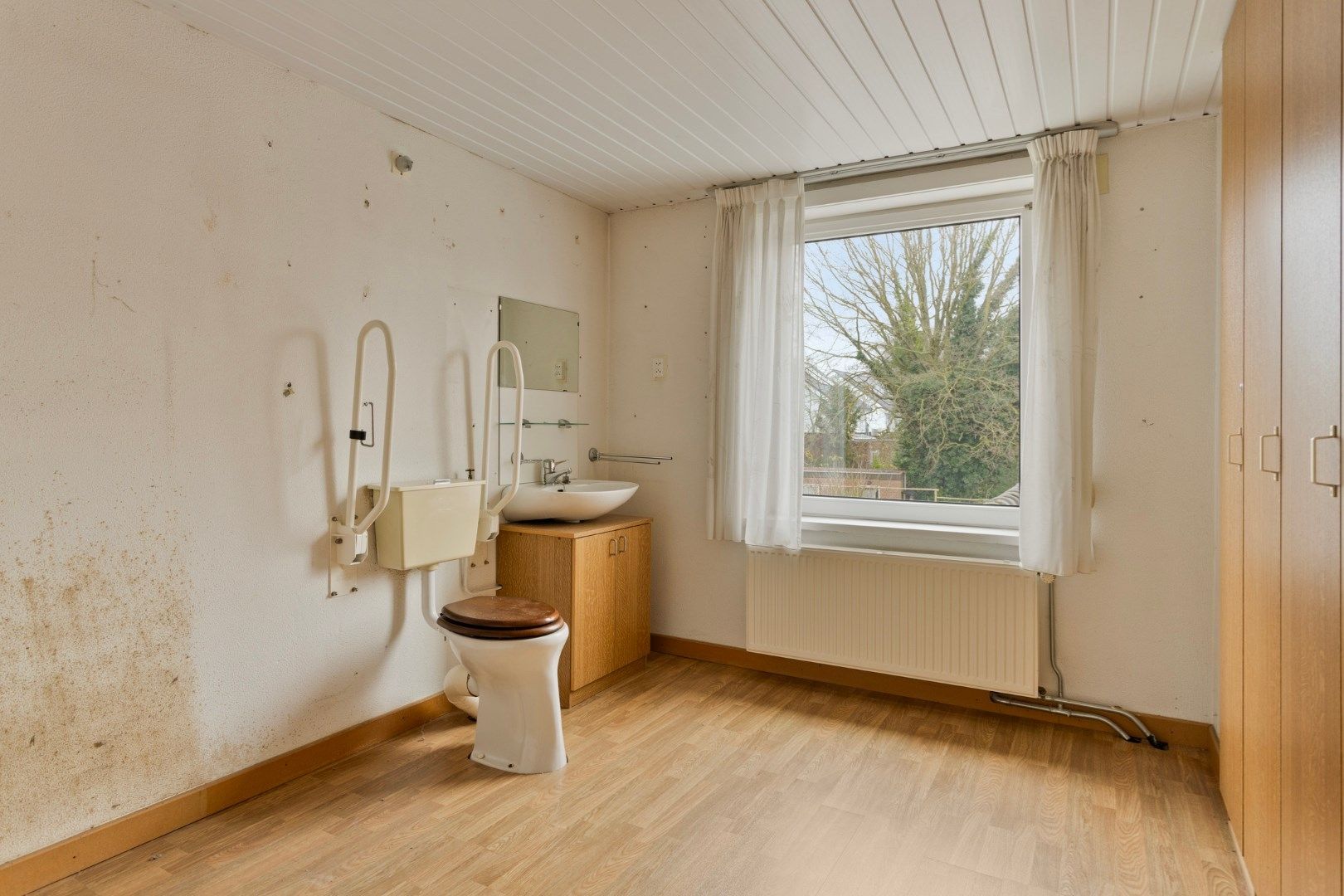 Detached Family Home with Garden and Garage in Quiet Oud-Dommelen — 24