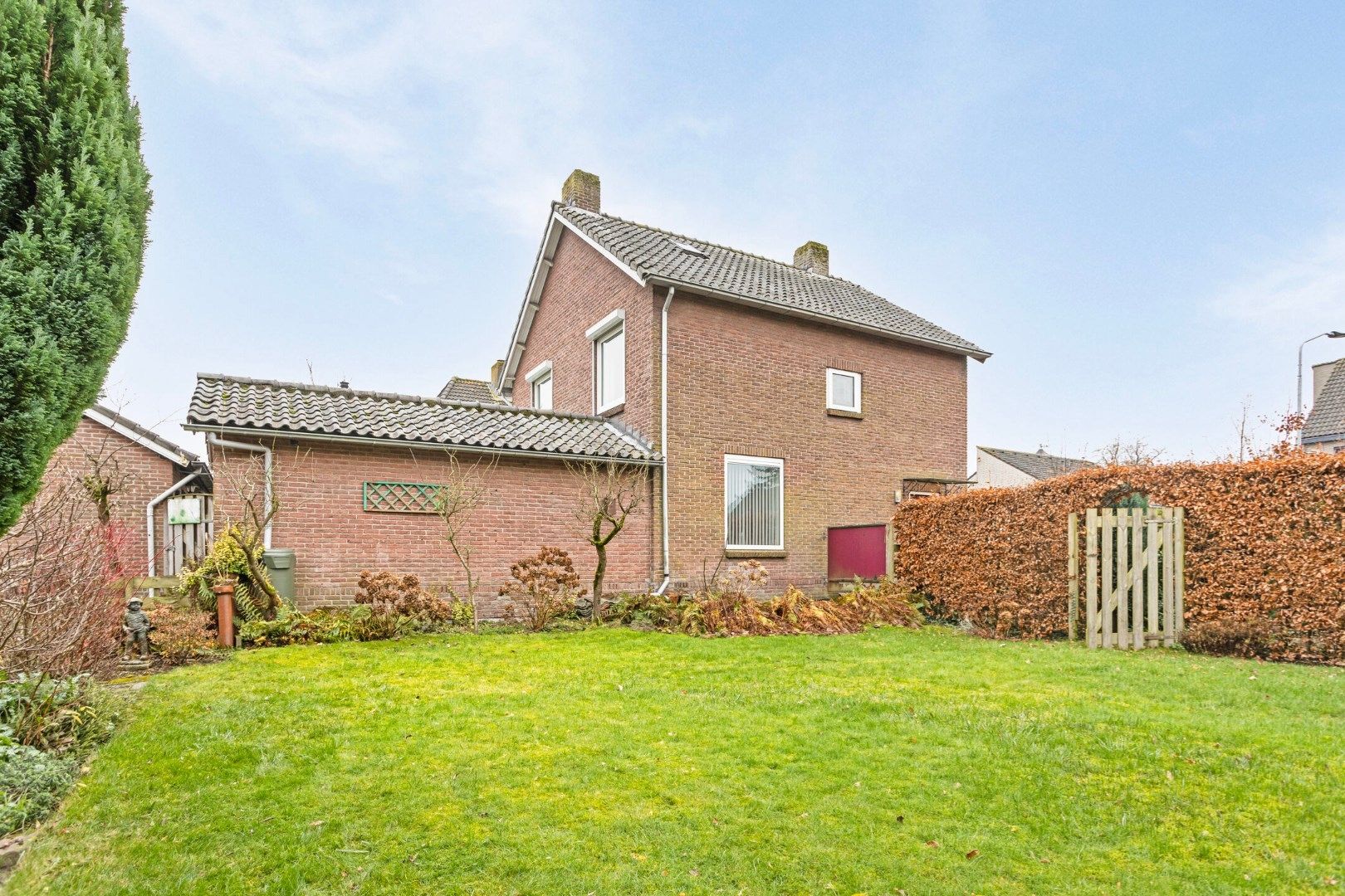 Detached Family Home with Garden and Garage in Quiet Oud-Dommelen — 36