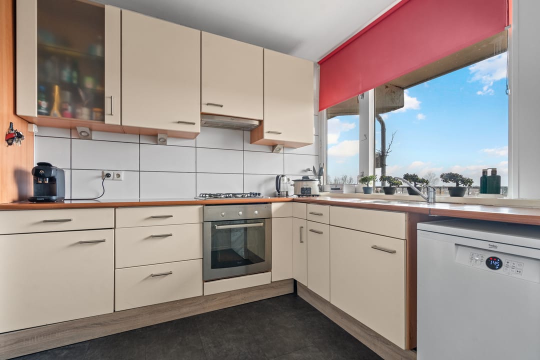 Photo 8 of Vechtstraat 38