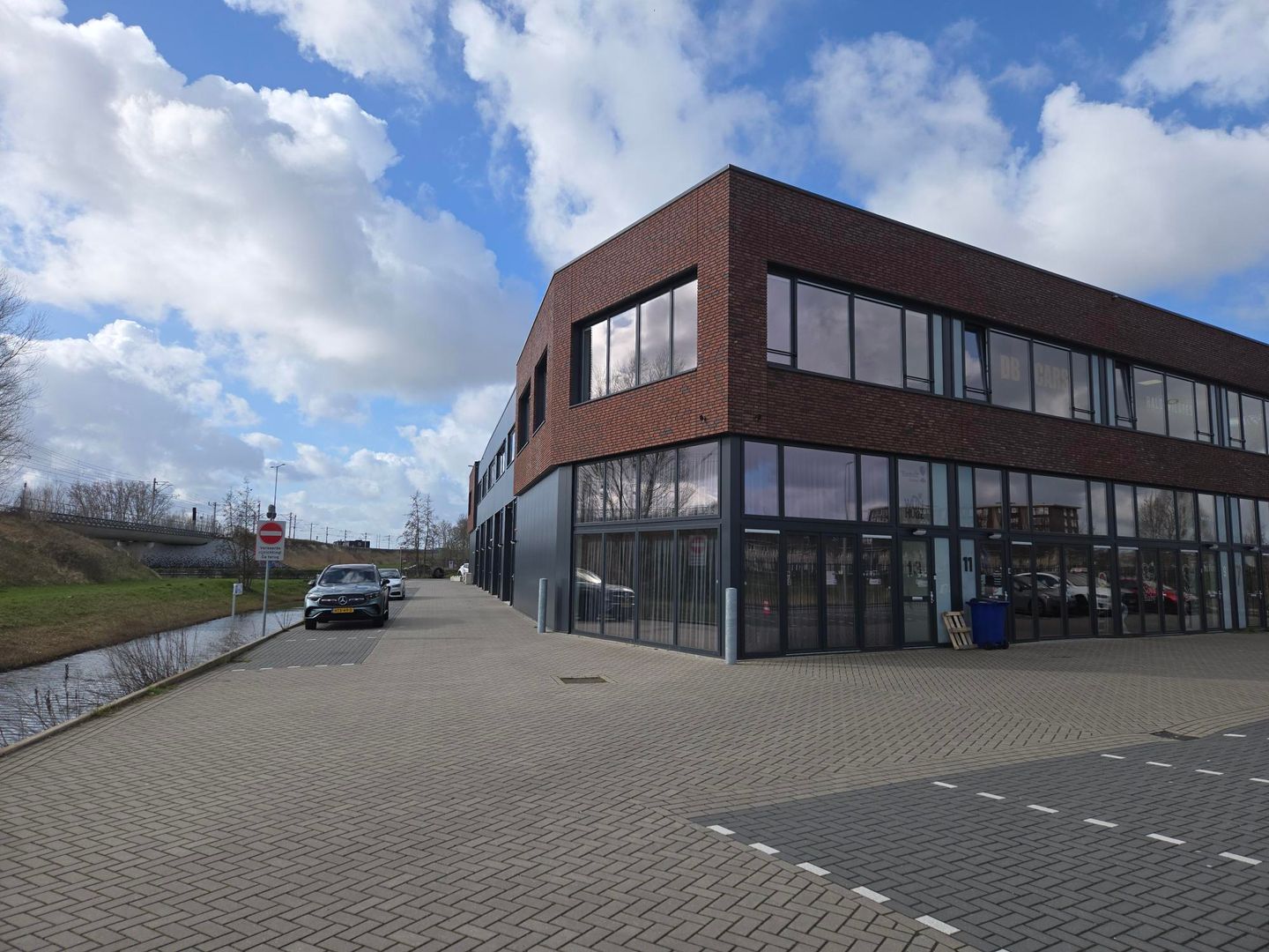 View photo 4 of Huygensstraat 17