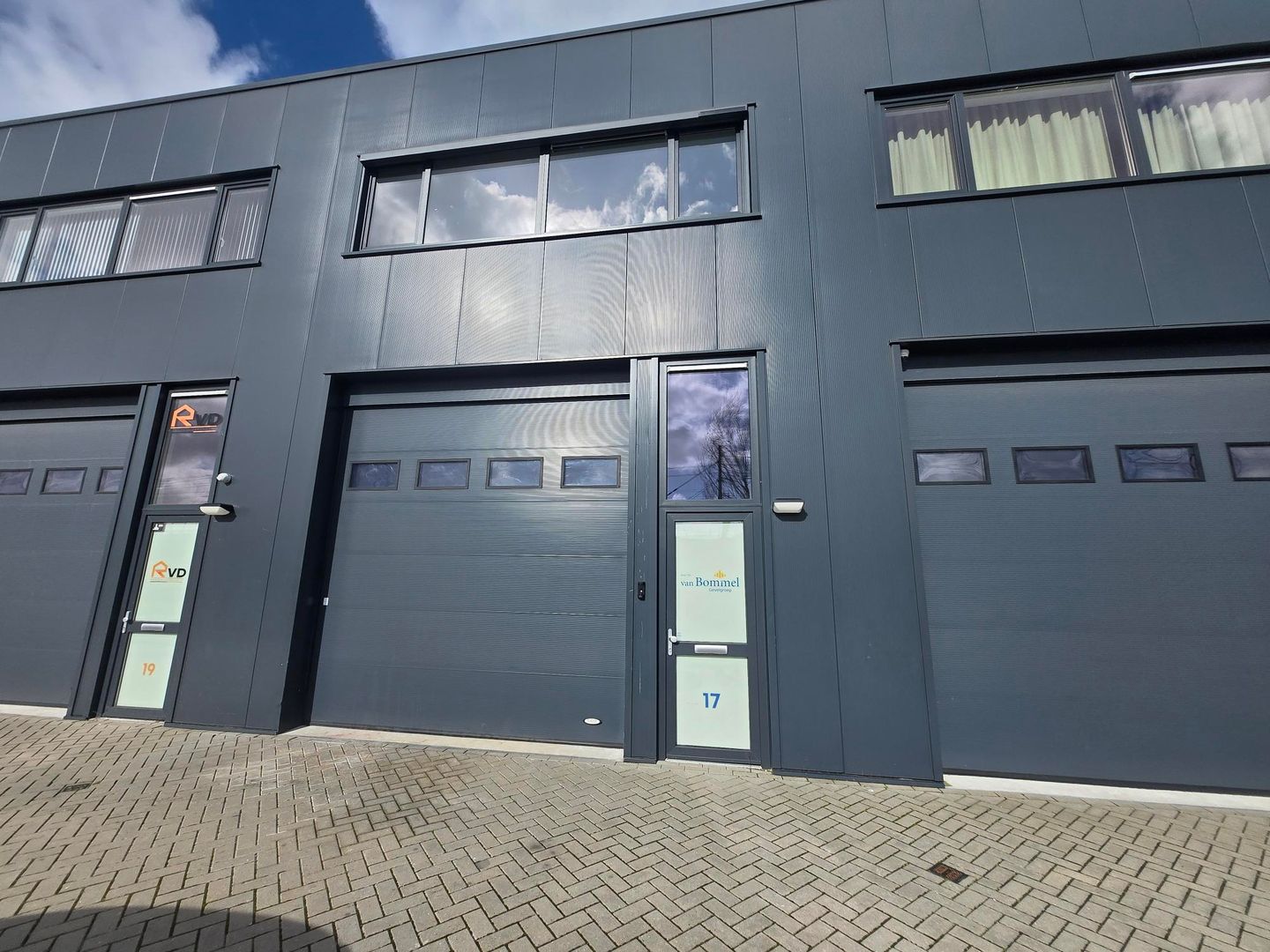 View photo 1 of Huygensstraat 17