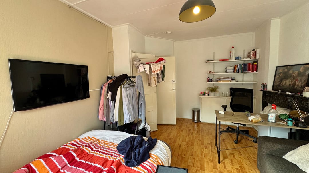 Photo 8 of Van der Doesstraat 3-A