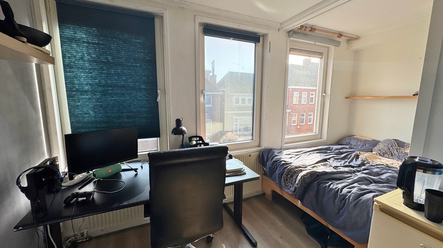 Photo 25 of Van der Doesstraat 3-A