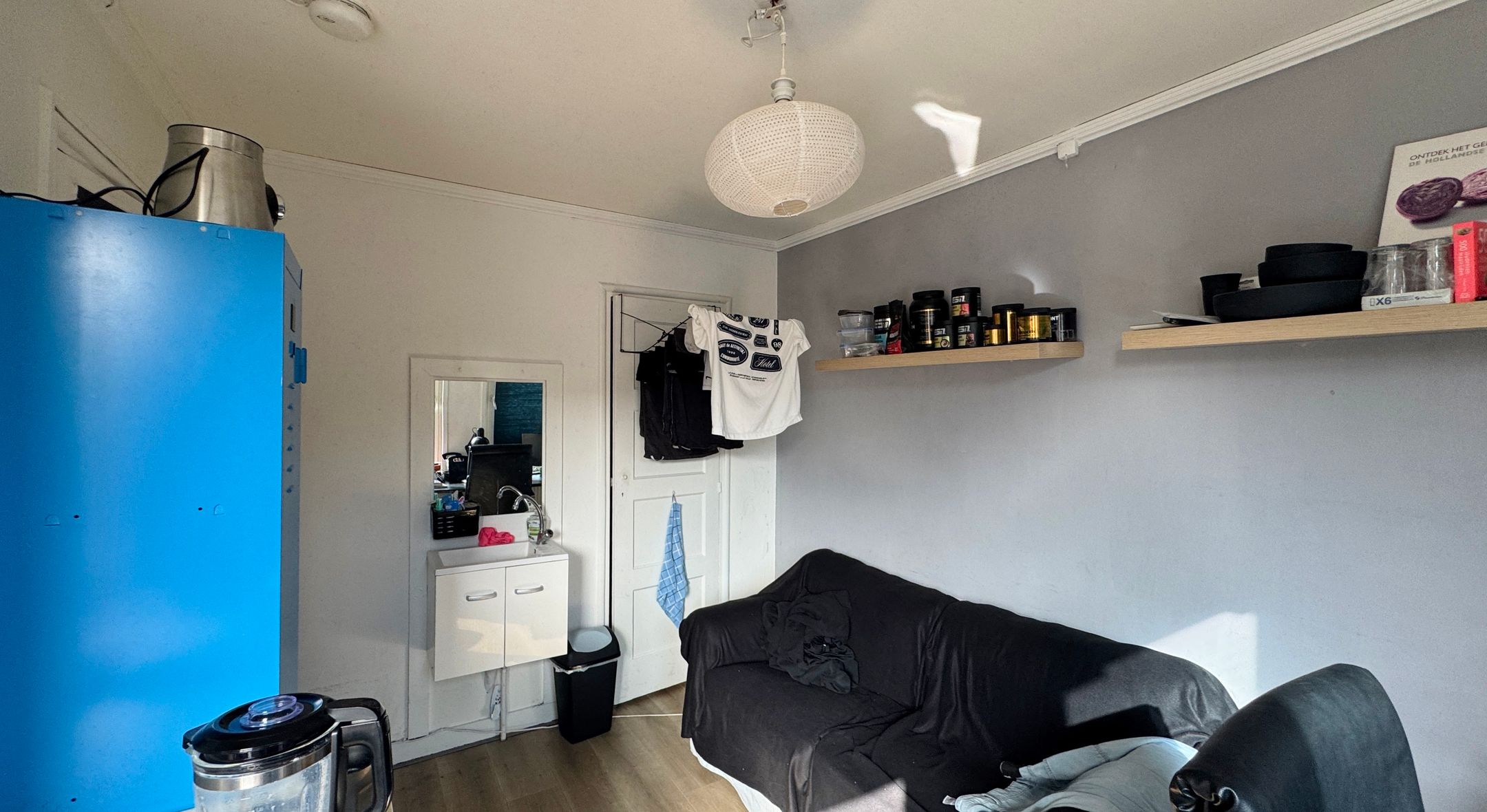 Photo 27 of Van der Doesstraat 3-A