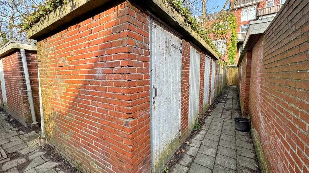 Photo 37 of Van der Doesstraat 3-A