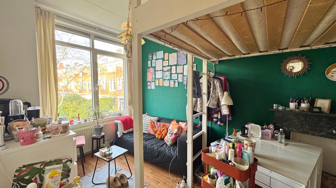 Photo 11 of Van der Doesstraat 3-A