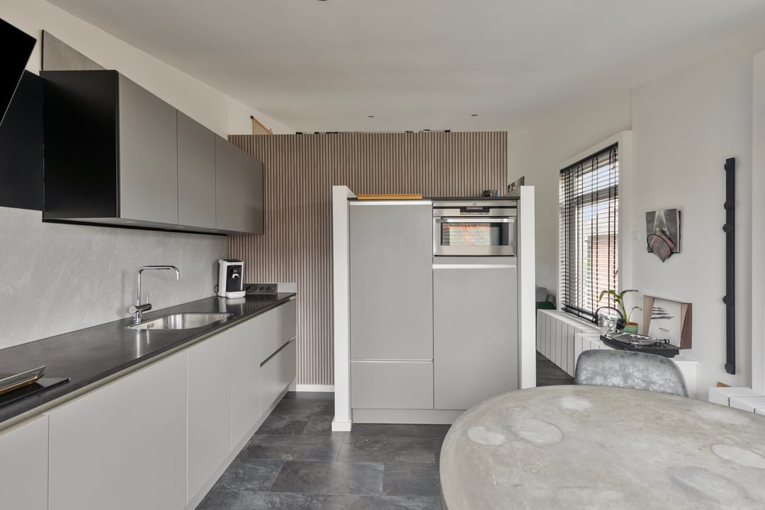 Ready to Move In Corner Home in Krabbendijke Center — 25