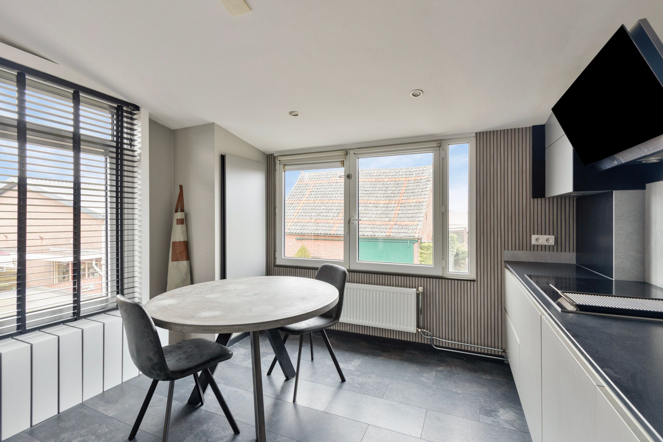 Ready to Move In Corner Home in Krabbendijke Center — 27