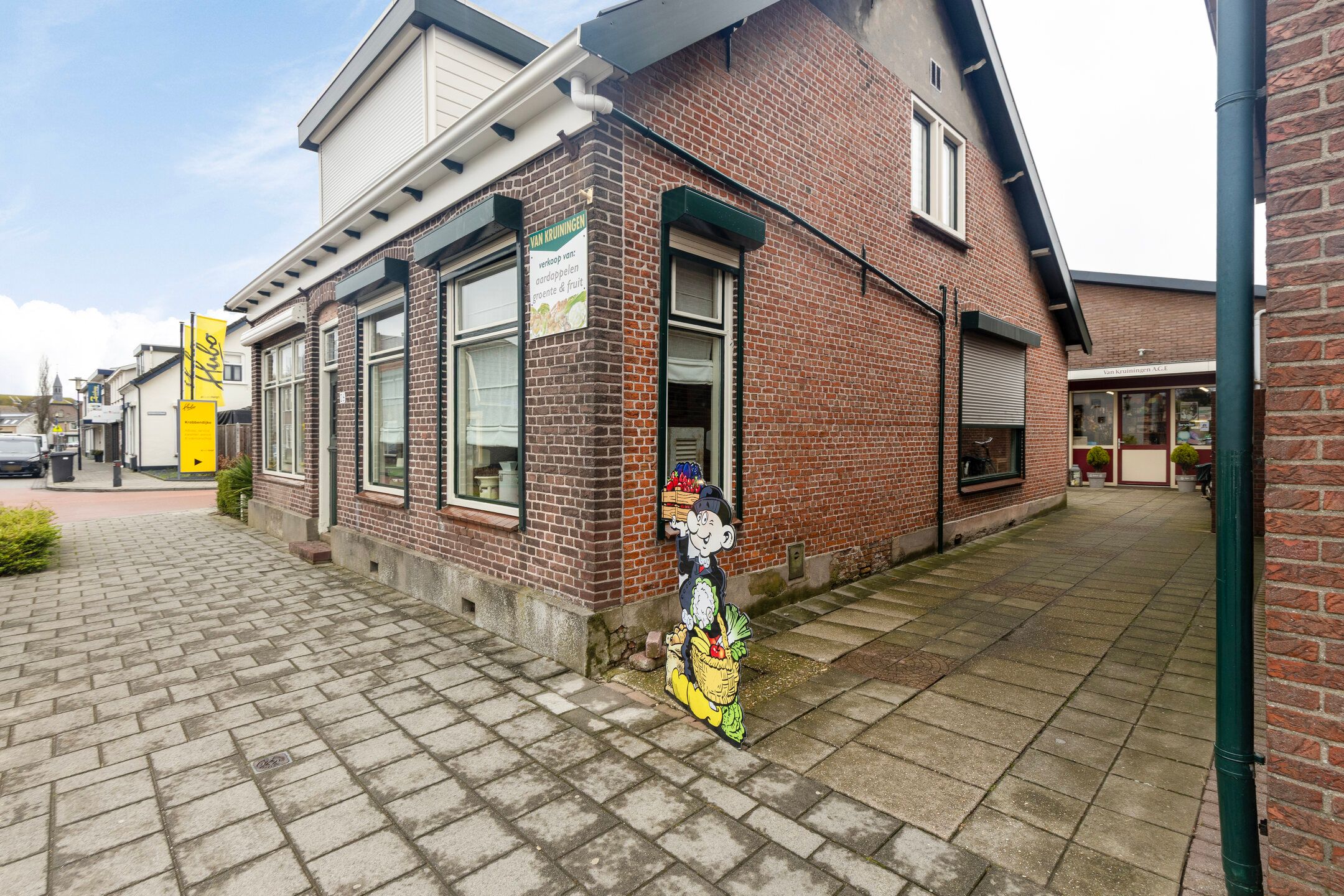 Ready to Move In Corner Home in Krabbendijke Center — 38