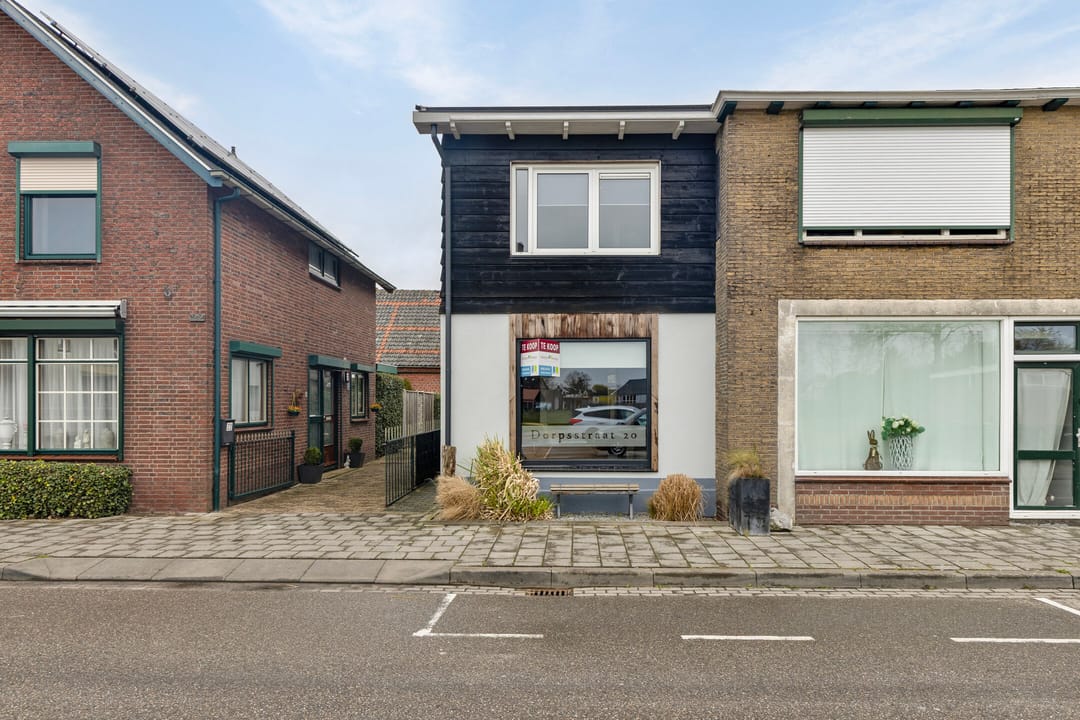 Ready to Move In Corner Home in Krabbendijke Center — 39