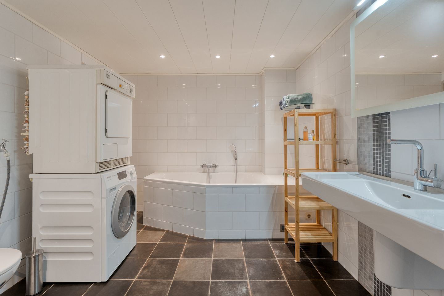 Photo 44 of Vorrelveen 12-A