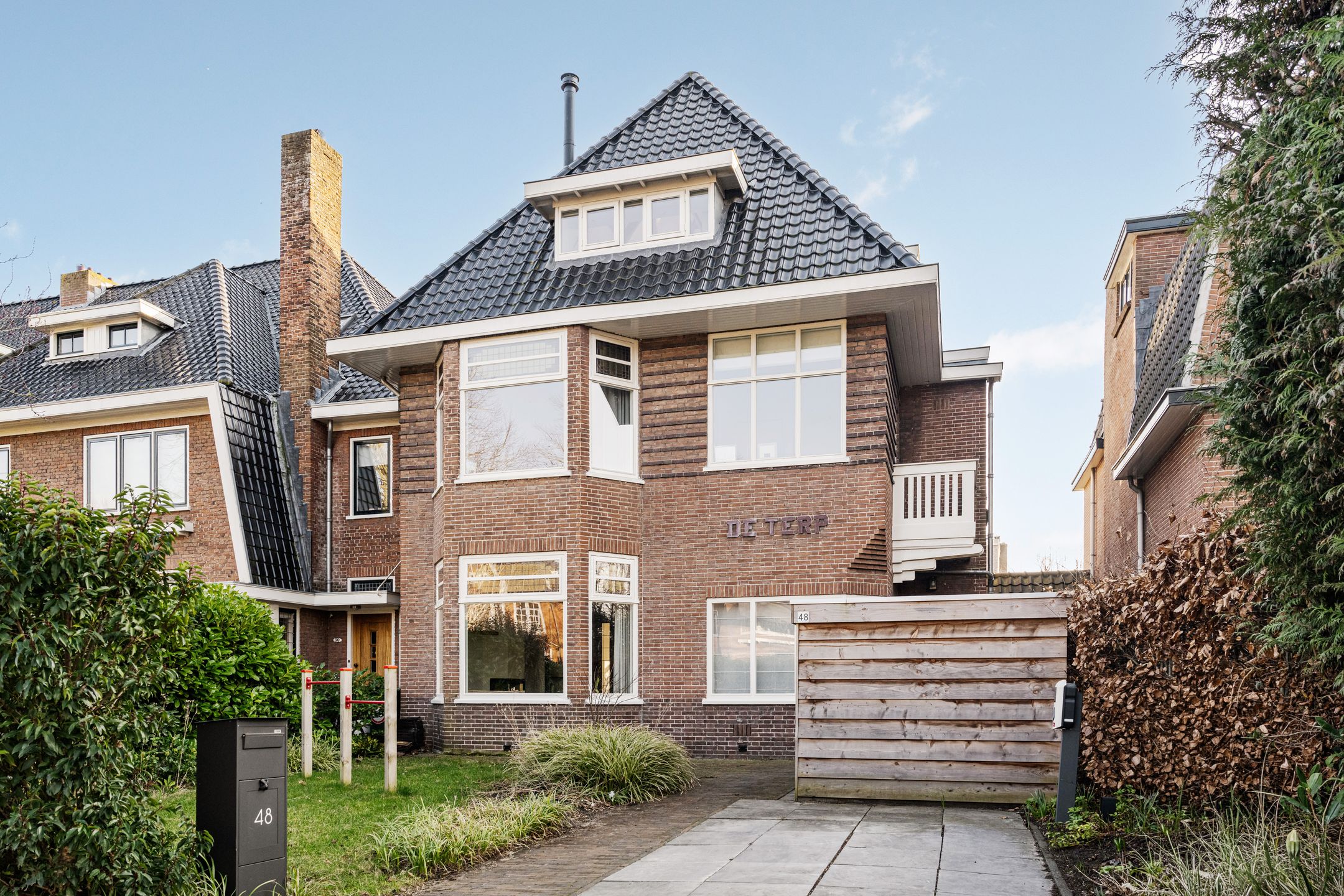 Buying a house in The Netherlands., Julianalaan 48
