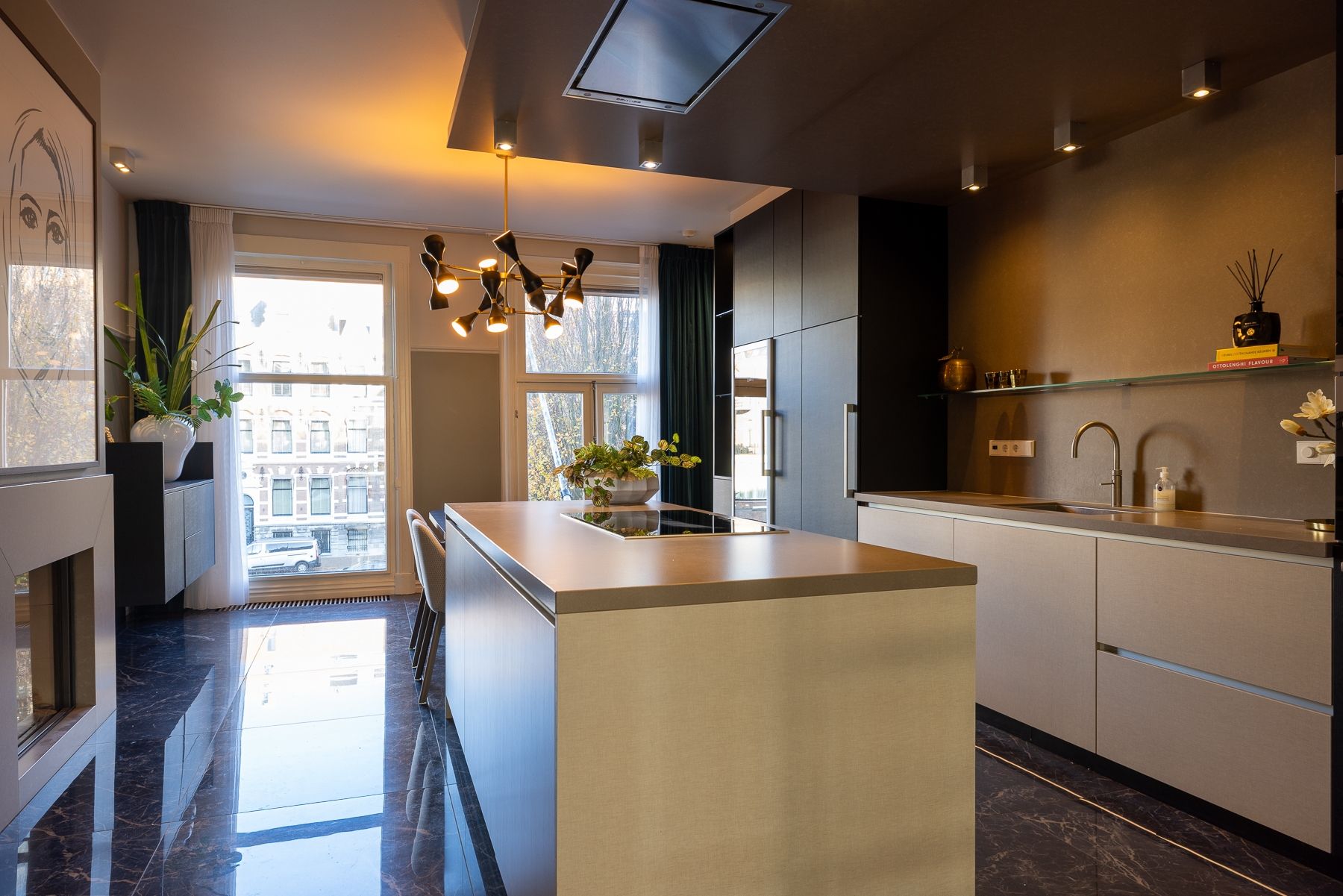 Photo 12 of Koningin Emmaplein 15-C