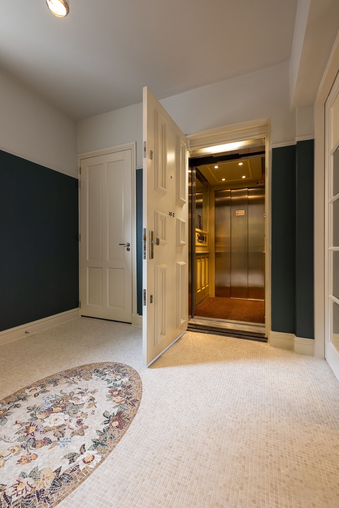 Photo 52 of Koningin Emmaplein 15-C