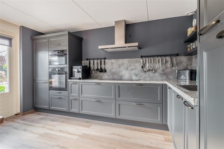 Photo 3 of Taco Haringastraat 6