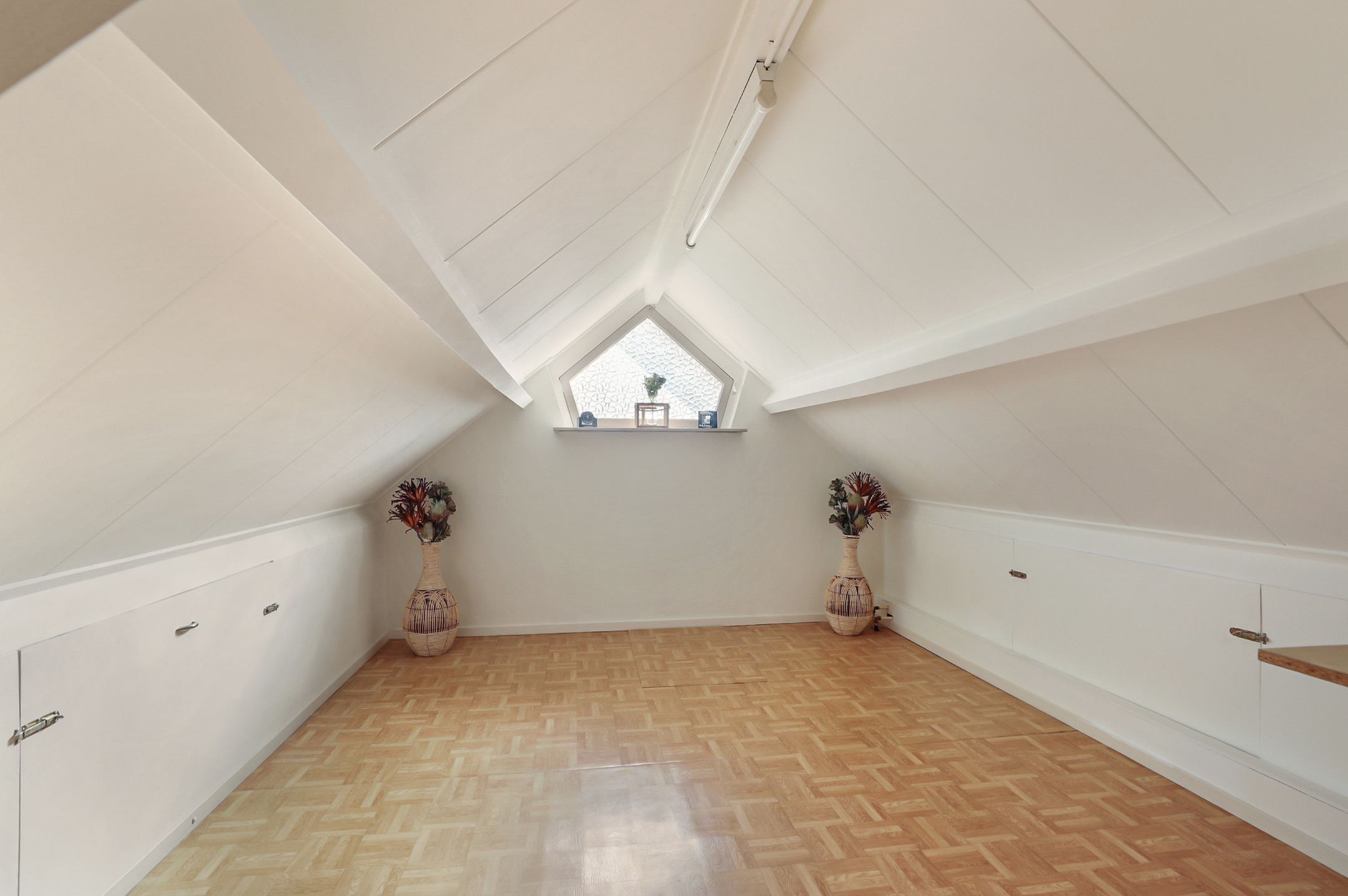 Spacious detached home with garage and garden in Didam — 21