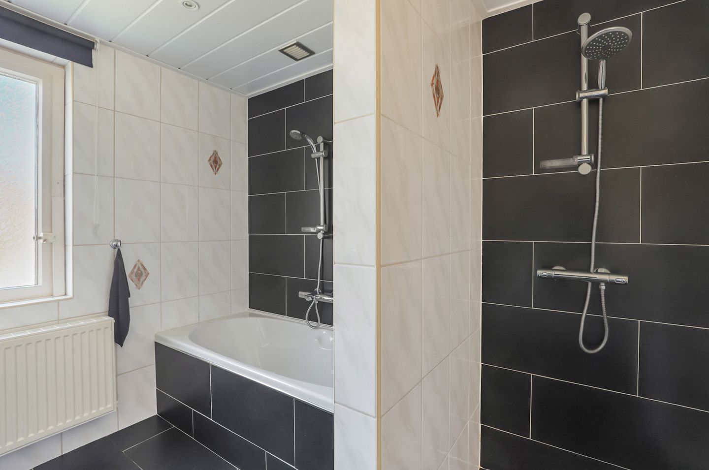 Spacious detached home with garage and garden in Didam — 25