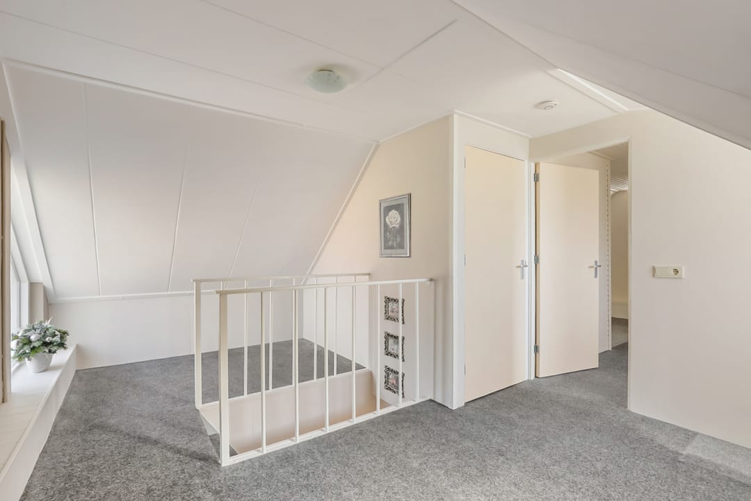 Spacious detached home with garage and garden in Didam — 26
